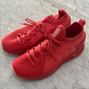Under Armour - Hovr Phantom - Salmon Athletic Sneakers